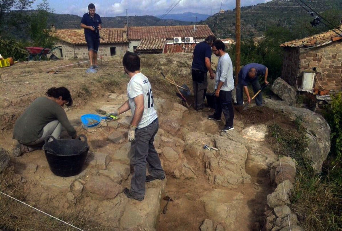 Excavació arqueològica al Castell de Puig-reig