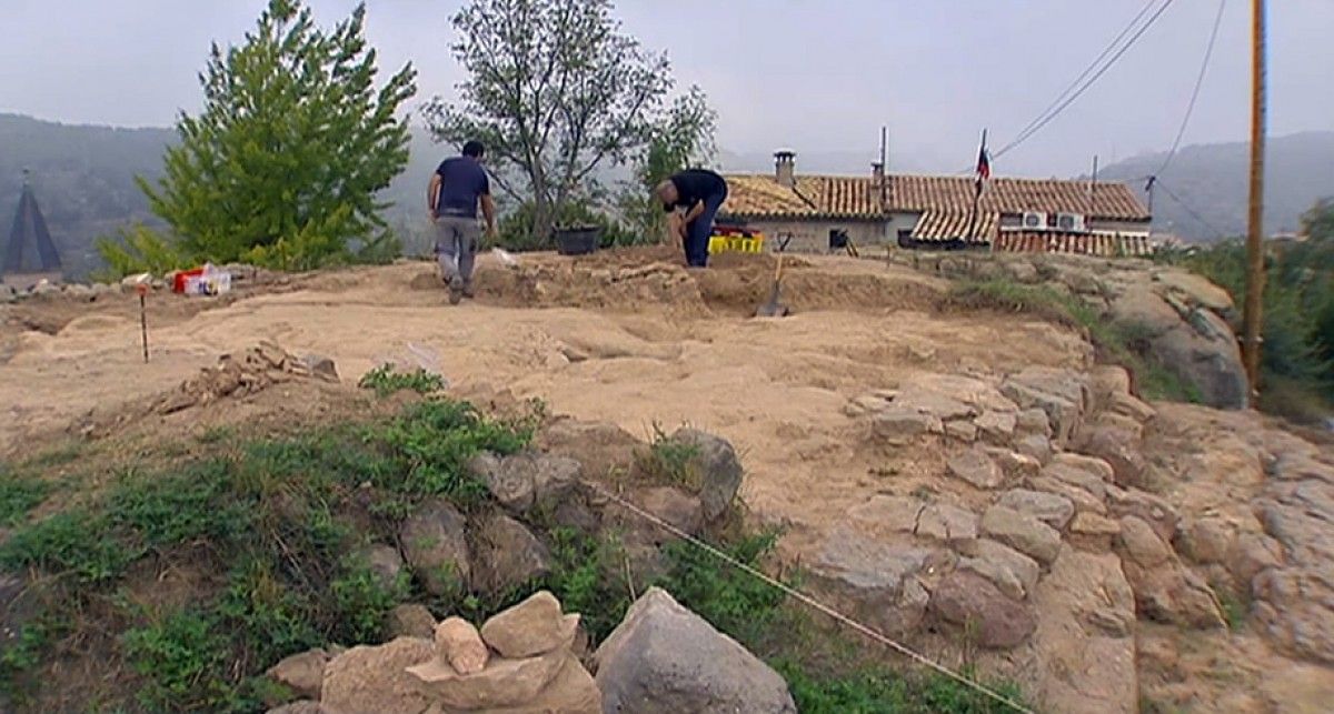 Excavacions al Castell de Puig-reig.