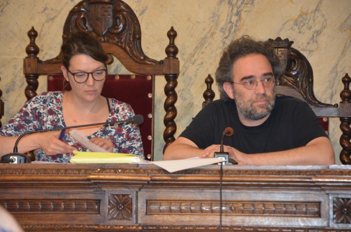 L'alcaldessa Montse Venturós i el regidor d'Urbanisme Oriol Camps, al ple.