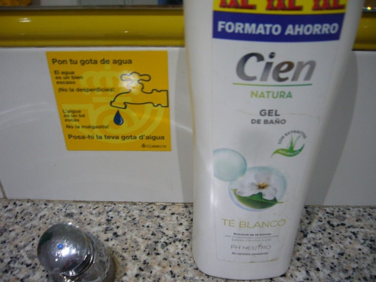 El sabó de mans que poden fer servir els treballadors de Correus a Berga i Solsona.