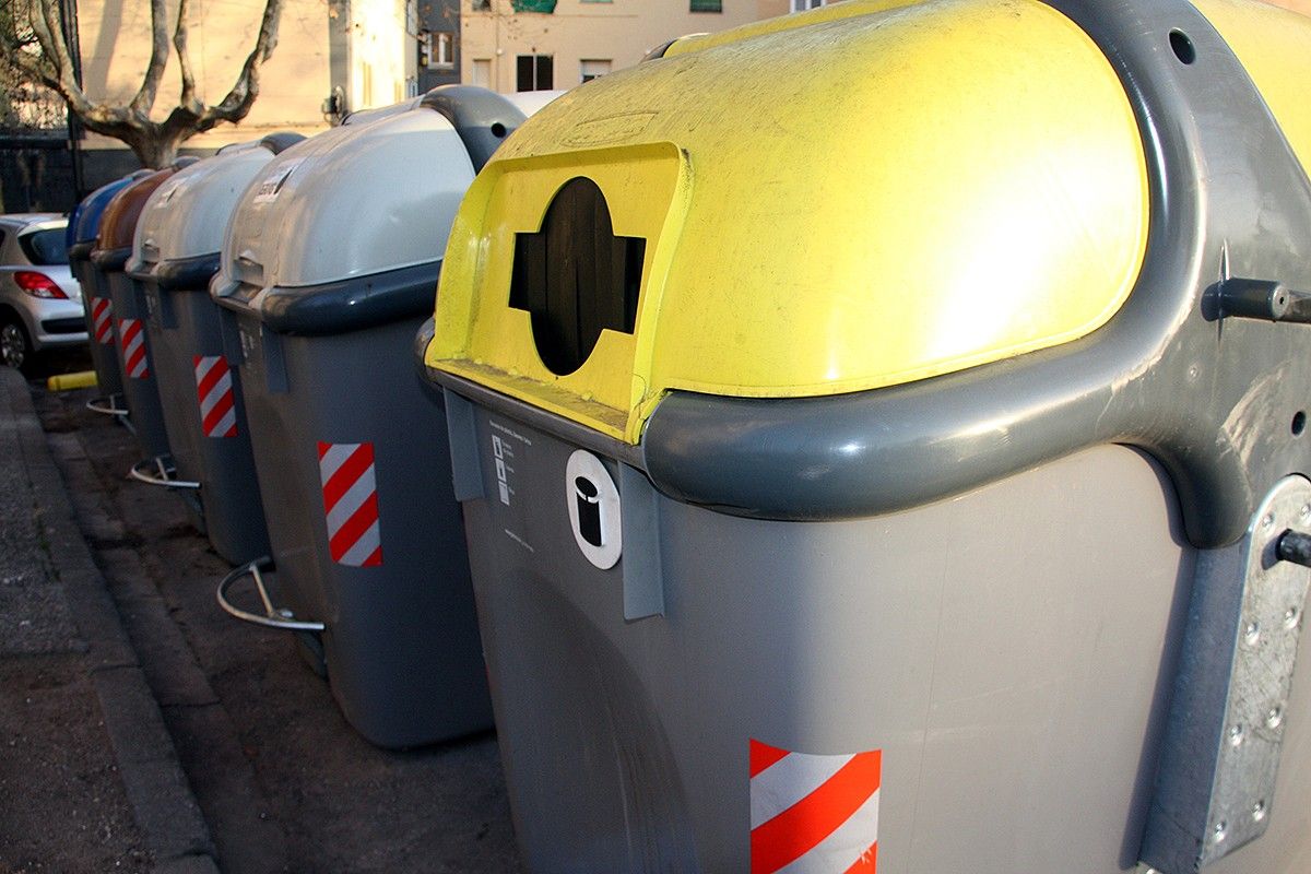 Uns contenidors de reciclatge, en una imatge d'arxiu.