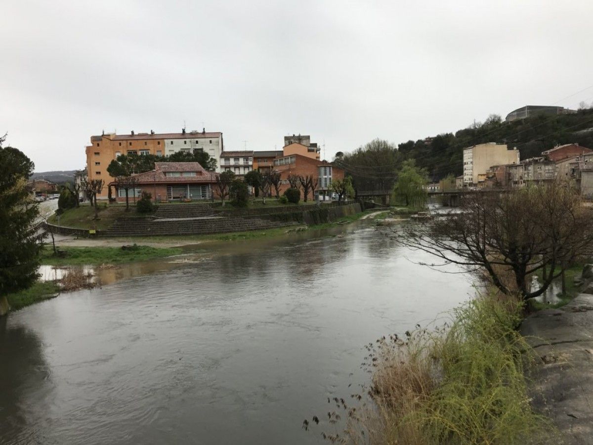 Aspecte del riu Llobregat al seu pas per Gironella aquest matí.