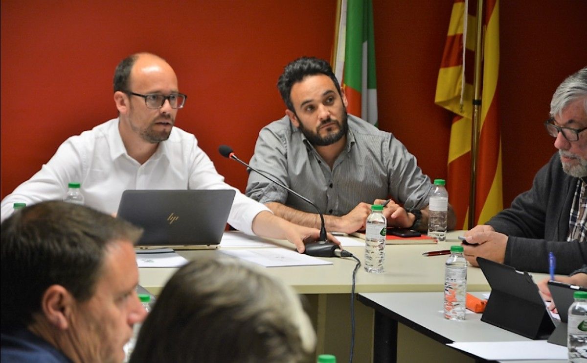 David Font (a l'esquerra) en un ple del Consell Comarcal del Berguedà.