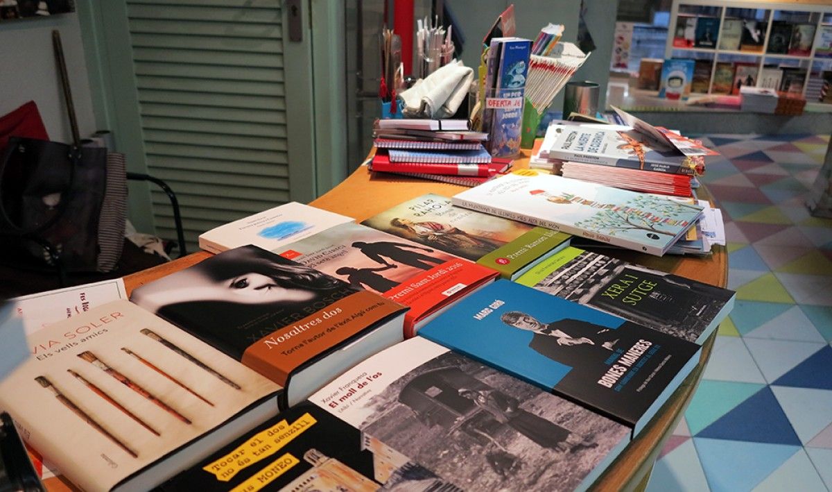 Llibres destacats i d'autors berguedans a la Llibreria Huch de Berga