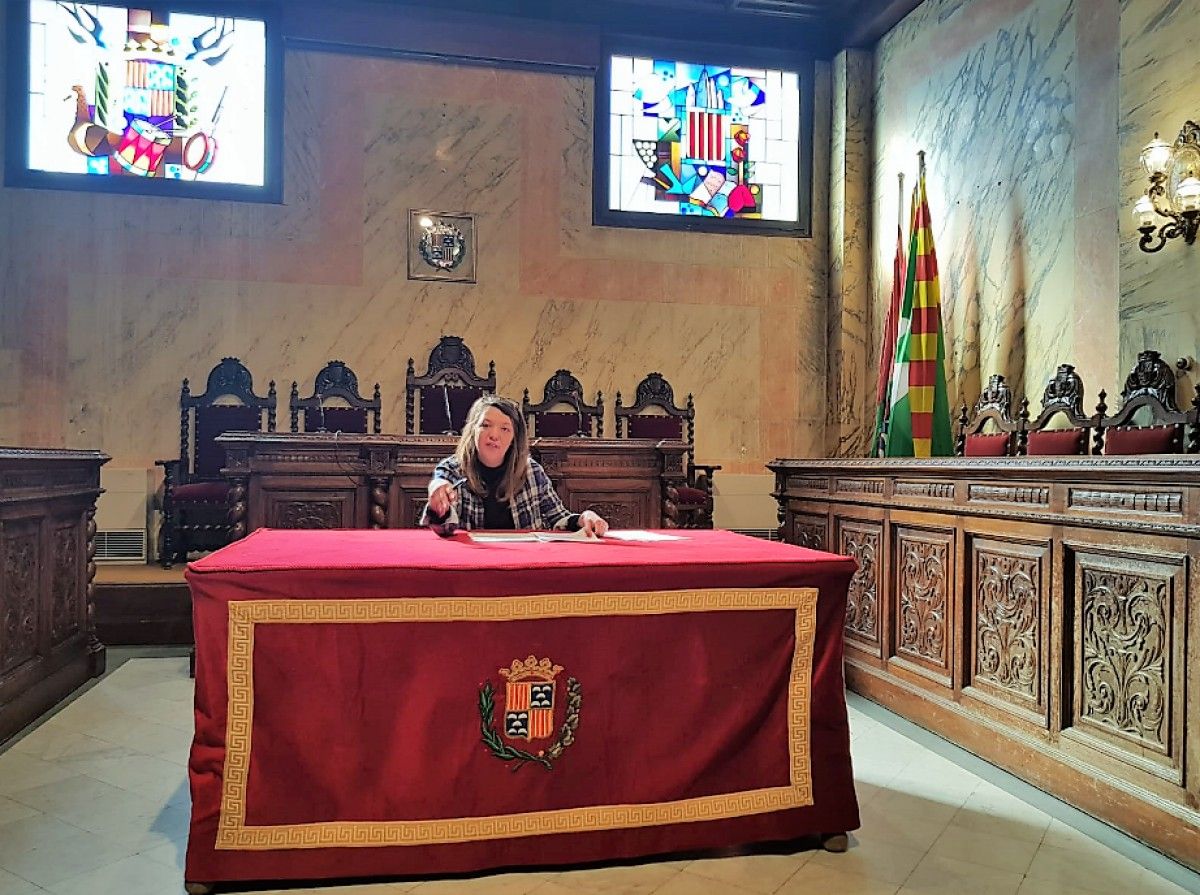 L'alcaldessa inhabilitada, Montse Venturós, en la roda de premsa prèvia al ple d'aquest dijous.