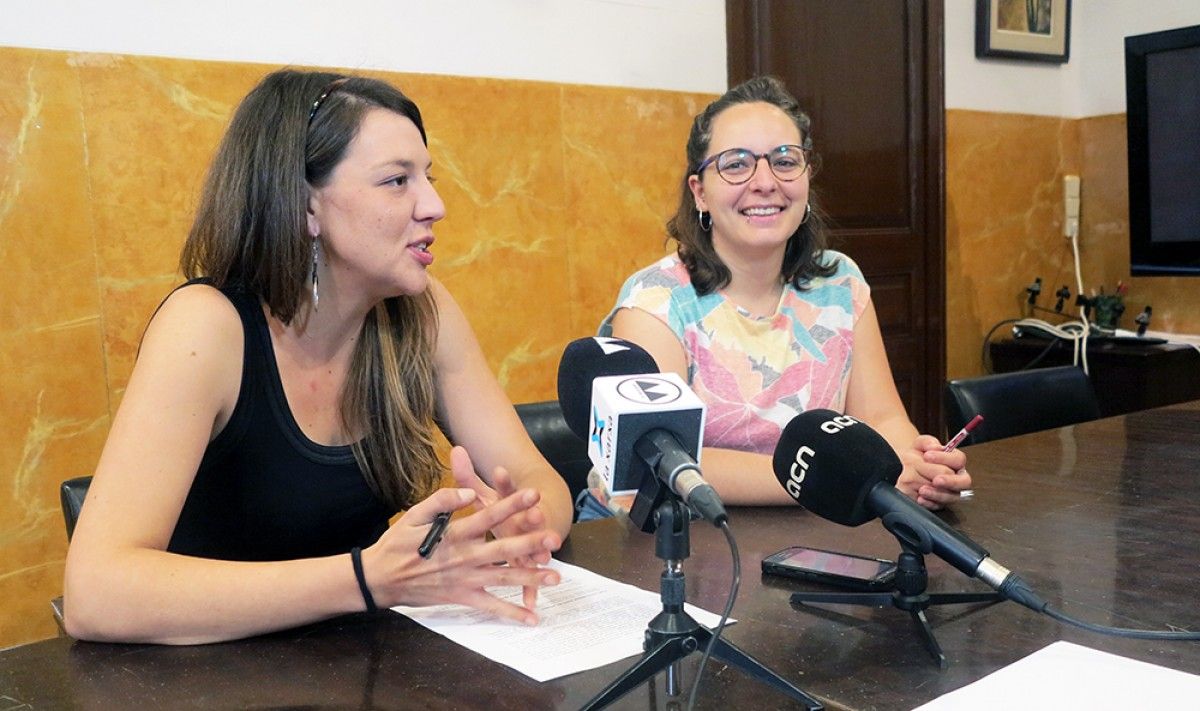 L'alcaldessa de Berga, Montse Venturós, i la regidora de Patum, Mònica Garcia. 