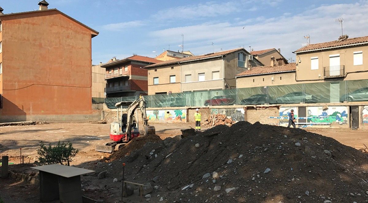 Obres de construcció de la nova escola de Gironella. 