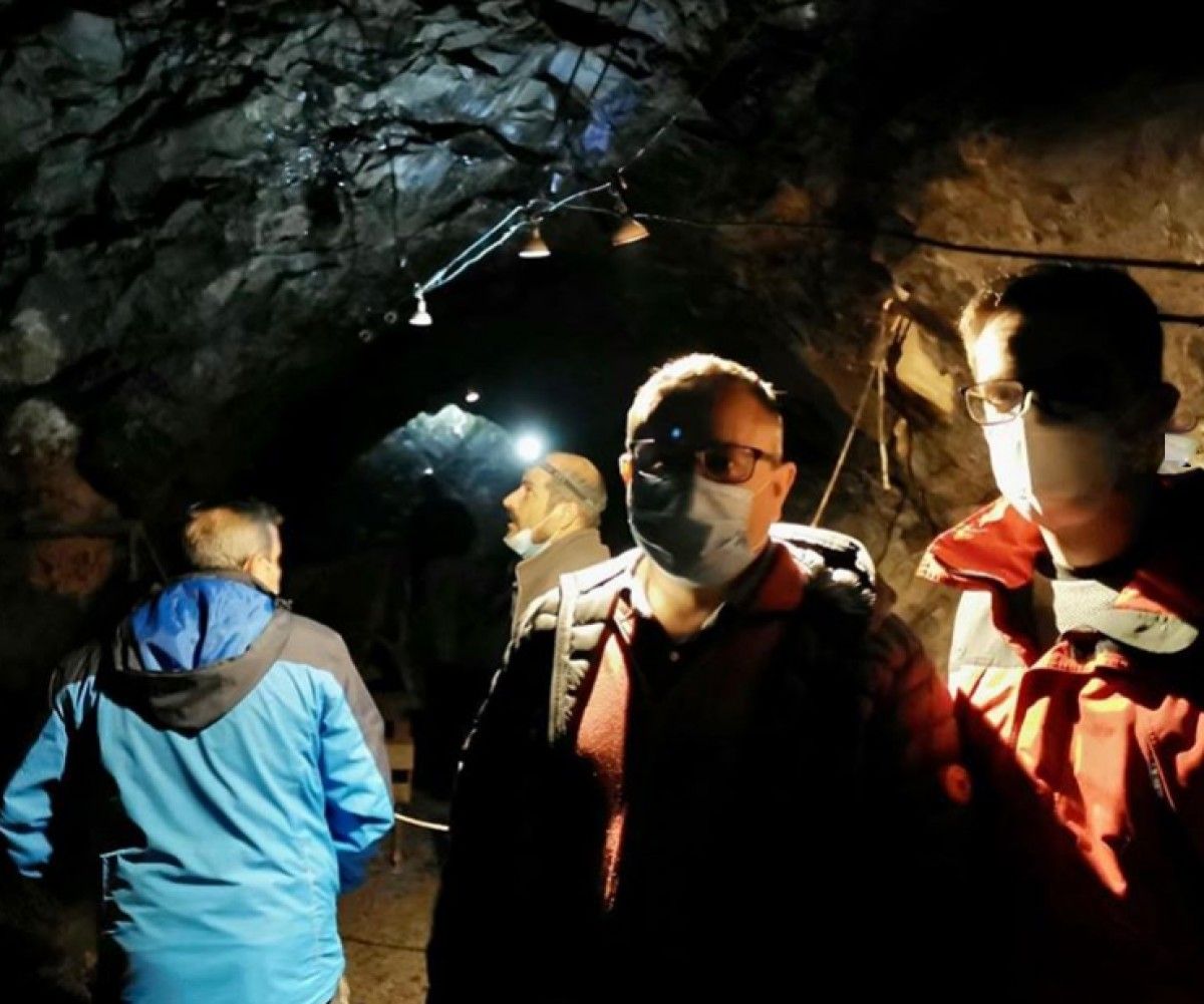 Lara va visitar la mina, a principi d'octubre, acompanyat del conseller comarcal Jordi Sabata i personal tècnic.