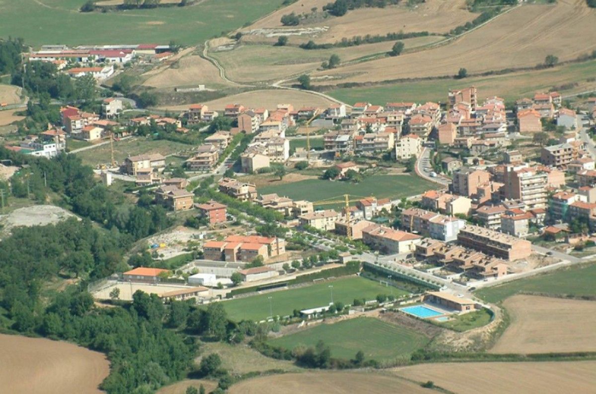 Vista aèria del municipi d'Avià.