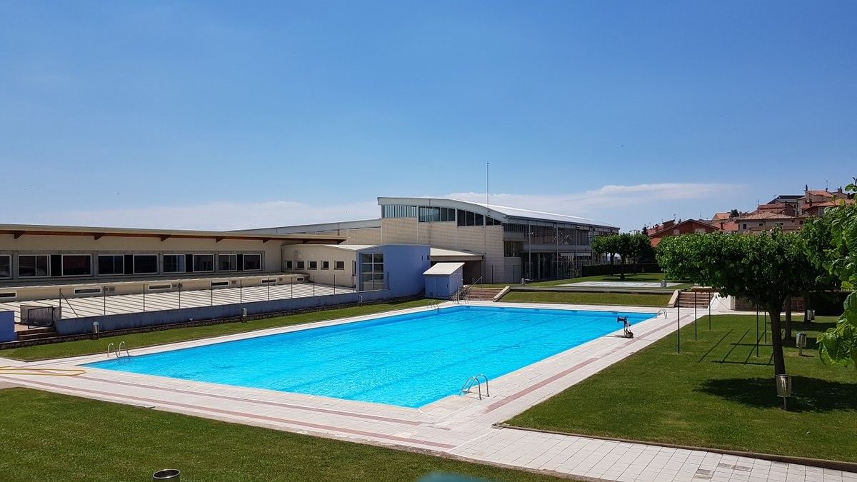 Berga avança la temporada d’estiu amb l’obertura de la piscina municipal aquest cap de setmana