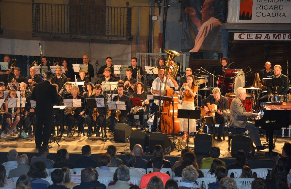 La Banda del Memorial i el Quintet d'Andrea Motis van interpretar una peça de Sergi Vergés, un dels plats forts de la nit.
