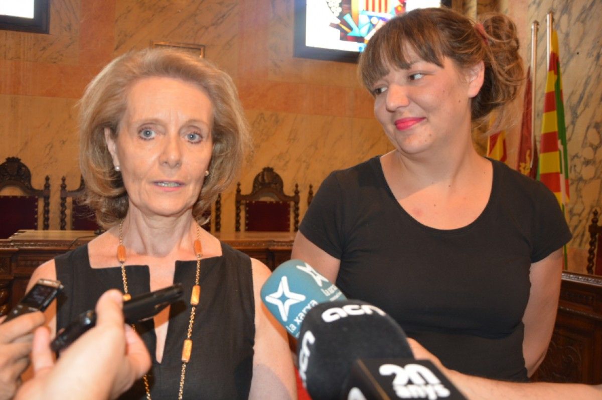 La consellera de Cultura amb l'alcaldessa Montse Venturós.