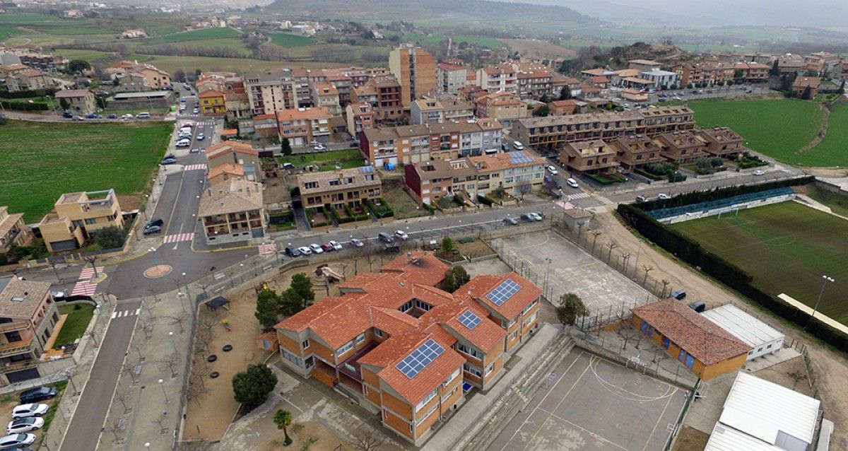 Plaques solars en alguns edificis d'Avià. 