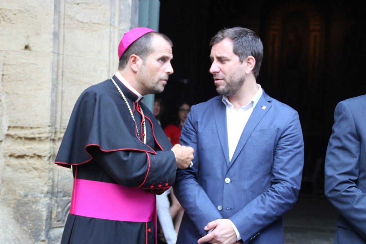 El bisbe de Solsona, Xavier Novell, amb el conseller Toni Comin, actualment exiliat (arxiu).