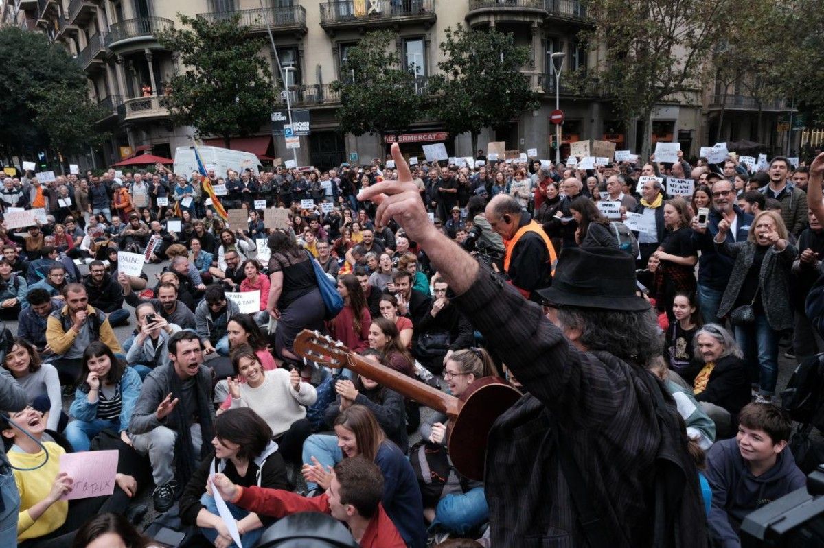 La protesta de Tsunami Democràtic davant la delegació del govern espanyol