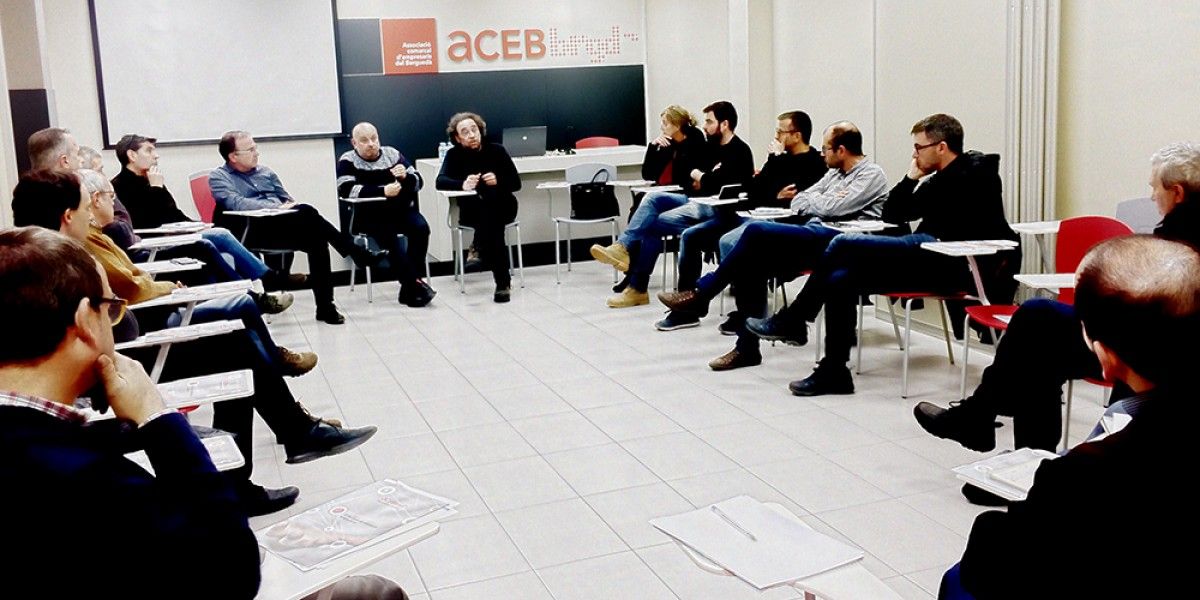 Reunió entre  l'Ajuntament de Berga i membres del sector de la construcció a l'Aceb