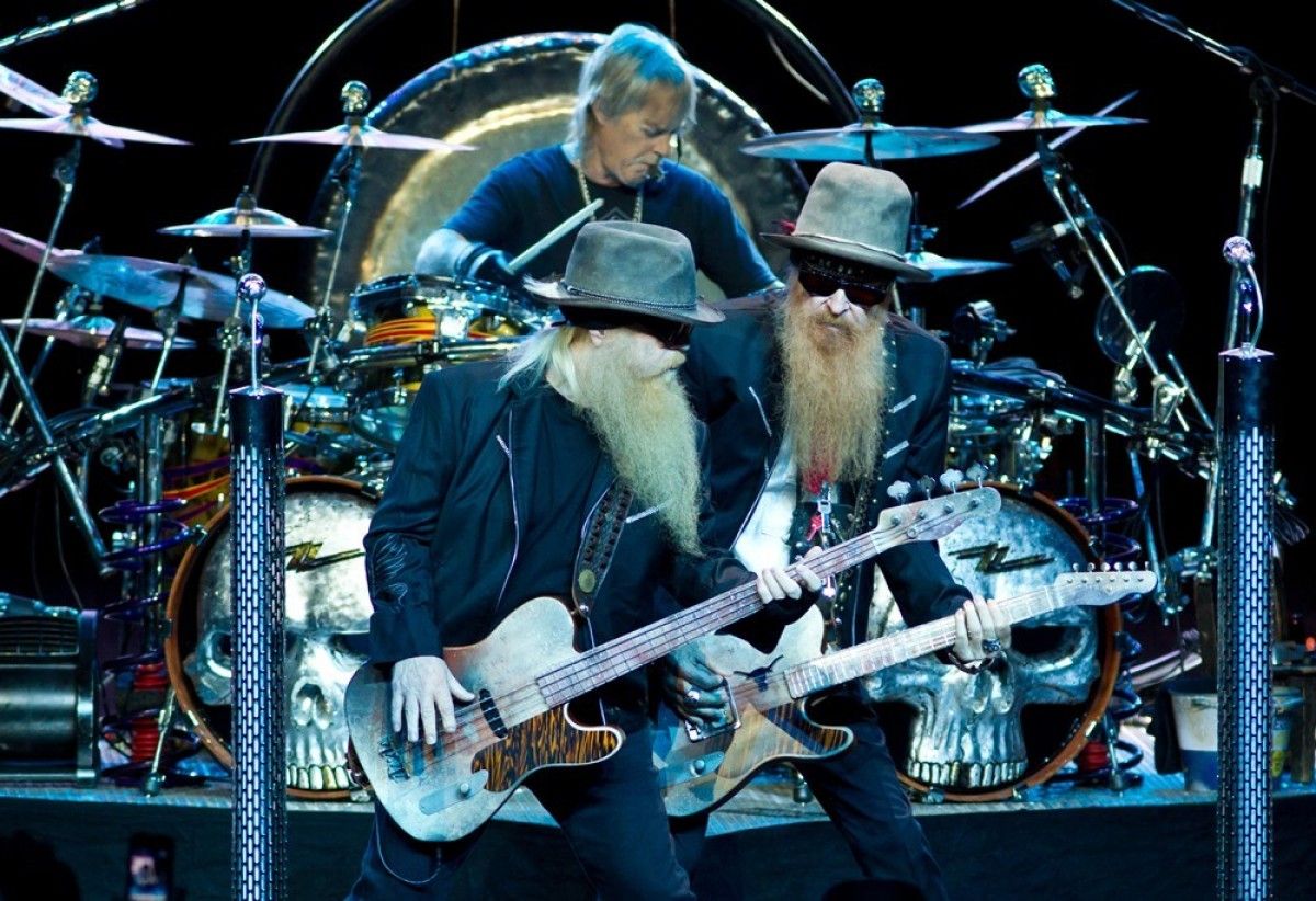 1200_1525243078zz-top-performing-live-07