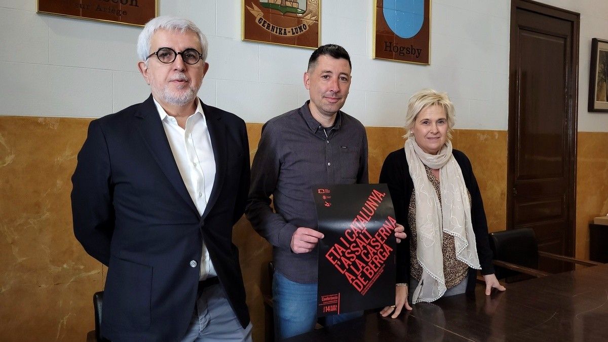 Xavier Gual, Ivan Sànchez i Alba Perarnau, en la presentació de la nova branca d'Àgora Cultural