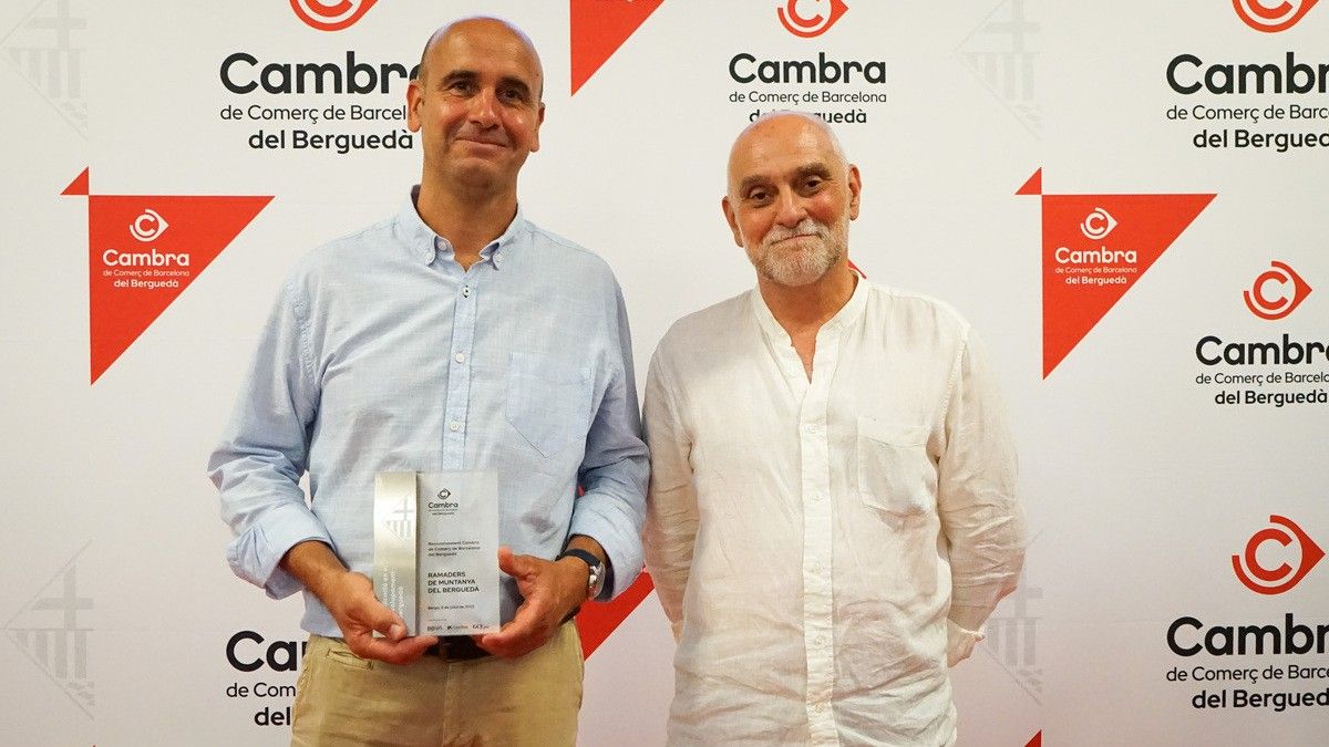Josep Maria Escaler, president dels Ramaders de Muntanya del Berguedà, i Joan Boix, president de la Cambra territorial del Berguedà
