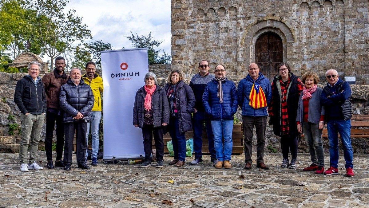 Trobada de la junta d'Òmnium Berguedà a Sant Jaume de Frontanyà per fer el balanç del 2023