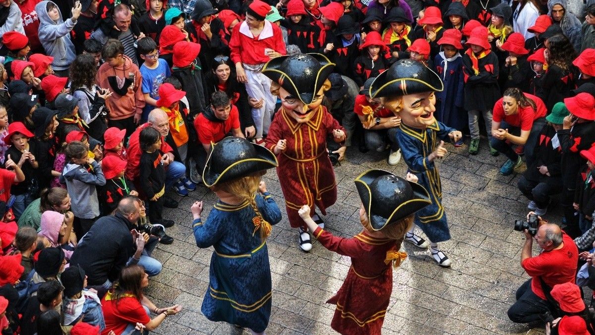 La Fundació la Llar també ha celebrat enguany la seva Patum a la plaça