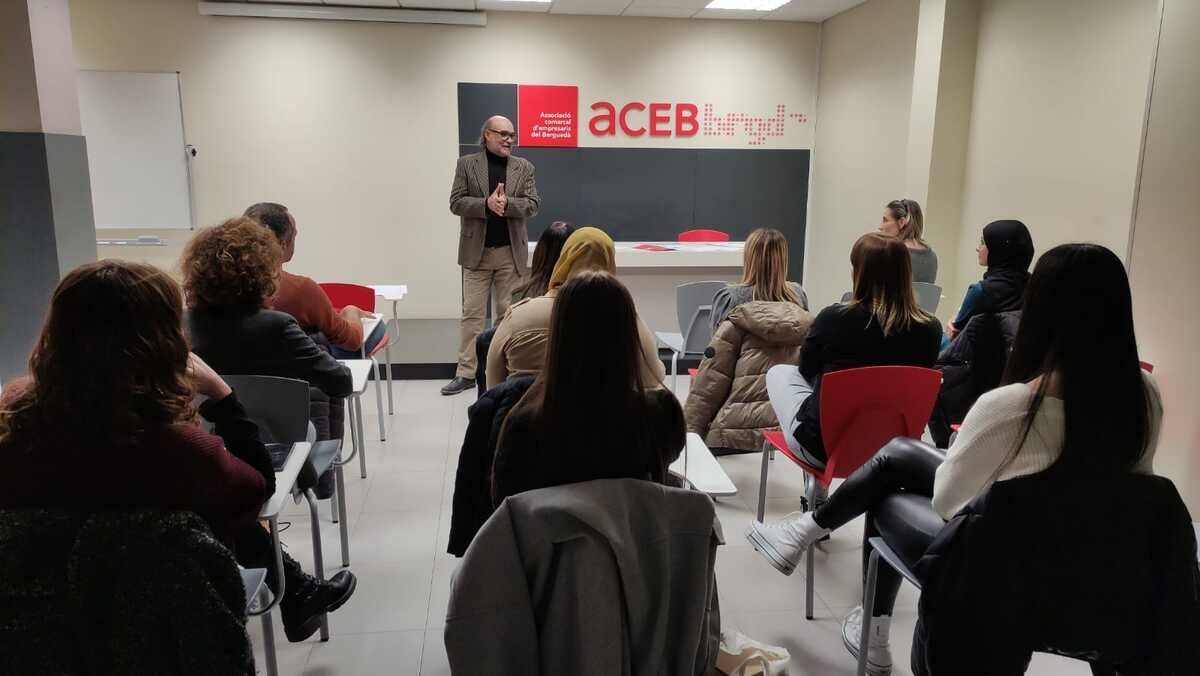 El president de l'ACEB, Josep Maria Serarols, dona la benvinguda als alumnes de l'FPO Dual, en una edició anterior del curs