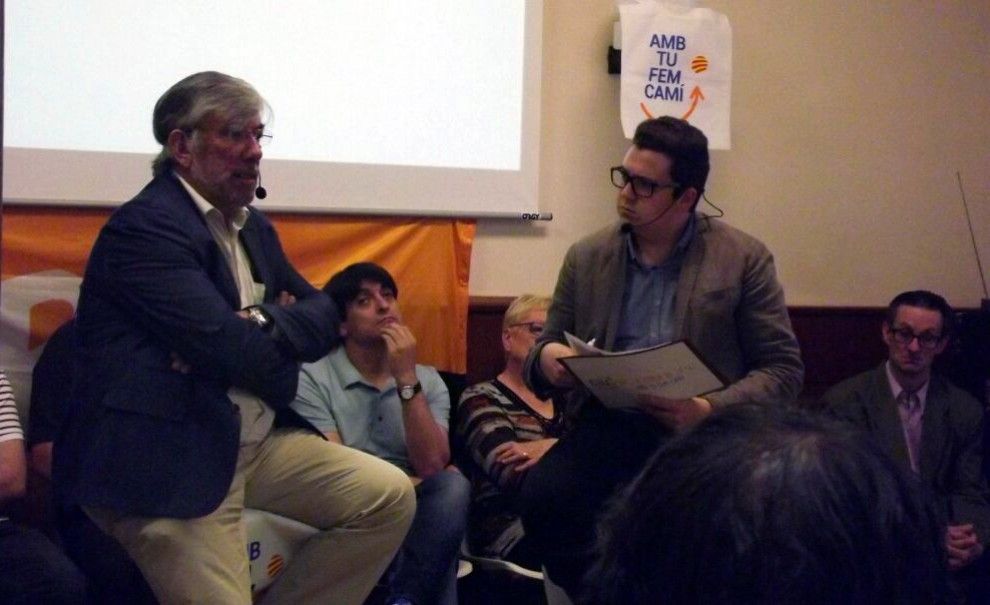 El candidat a l'alcaldia de CiU, Vicenç Linares, a l'acte d'inici de campanya