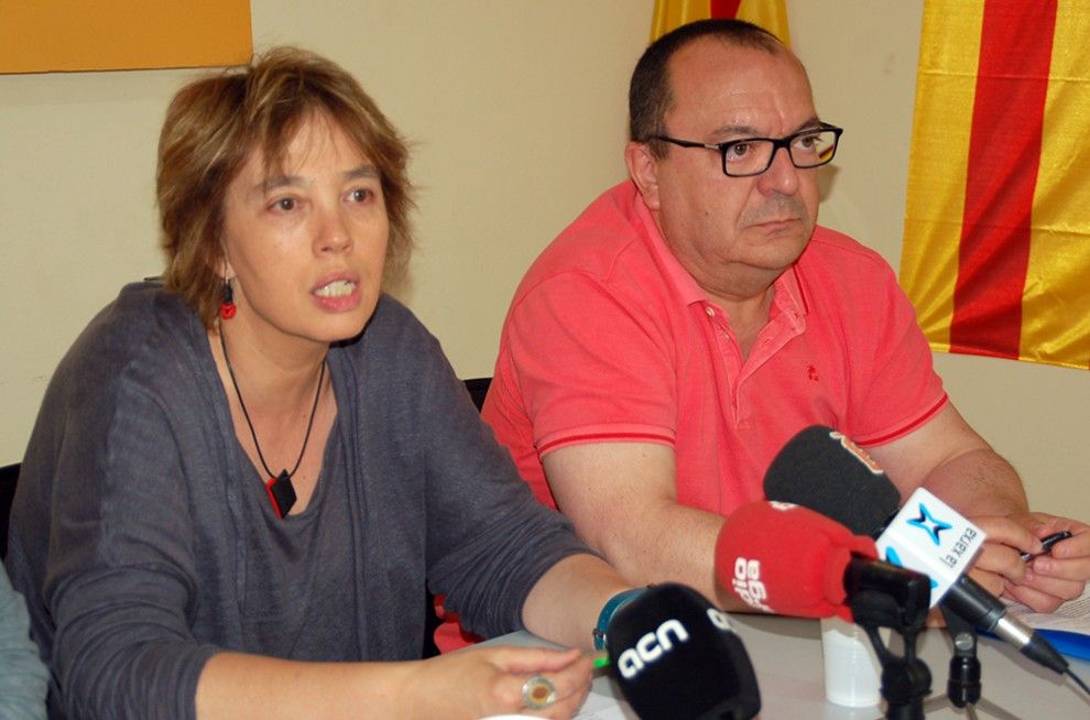 La cap de llista d'ERC, Ermínia Altarriba, i Jaume Giménez