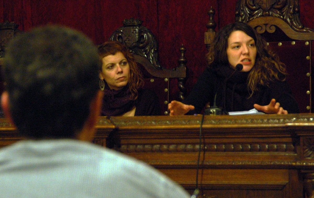 L'alcaldessa de Berga, Montse Venturós, exposant l'acord amb l'ICF.