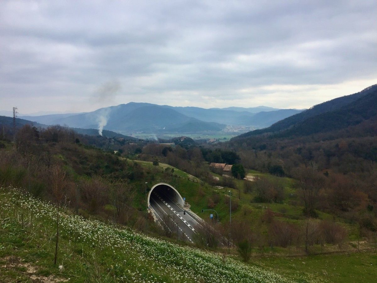 El túnel de Bracons a l'alçada de Joanetes, a la Vall d'en Bas.