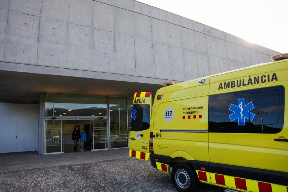 Entrada d'urgències a l'Hospital d'Olot i Comarcal de la Garrotxa.