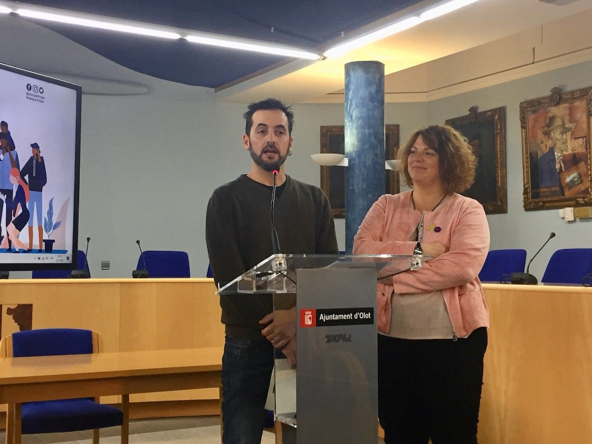 Joan Santaeulària i Imma Muñoz van explicar els detalls dels pressupostos participatius.