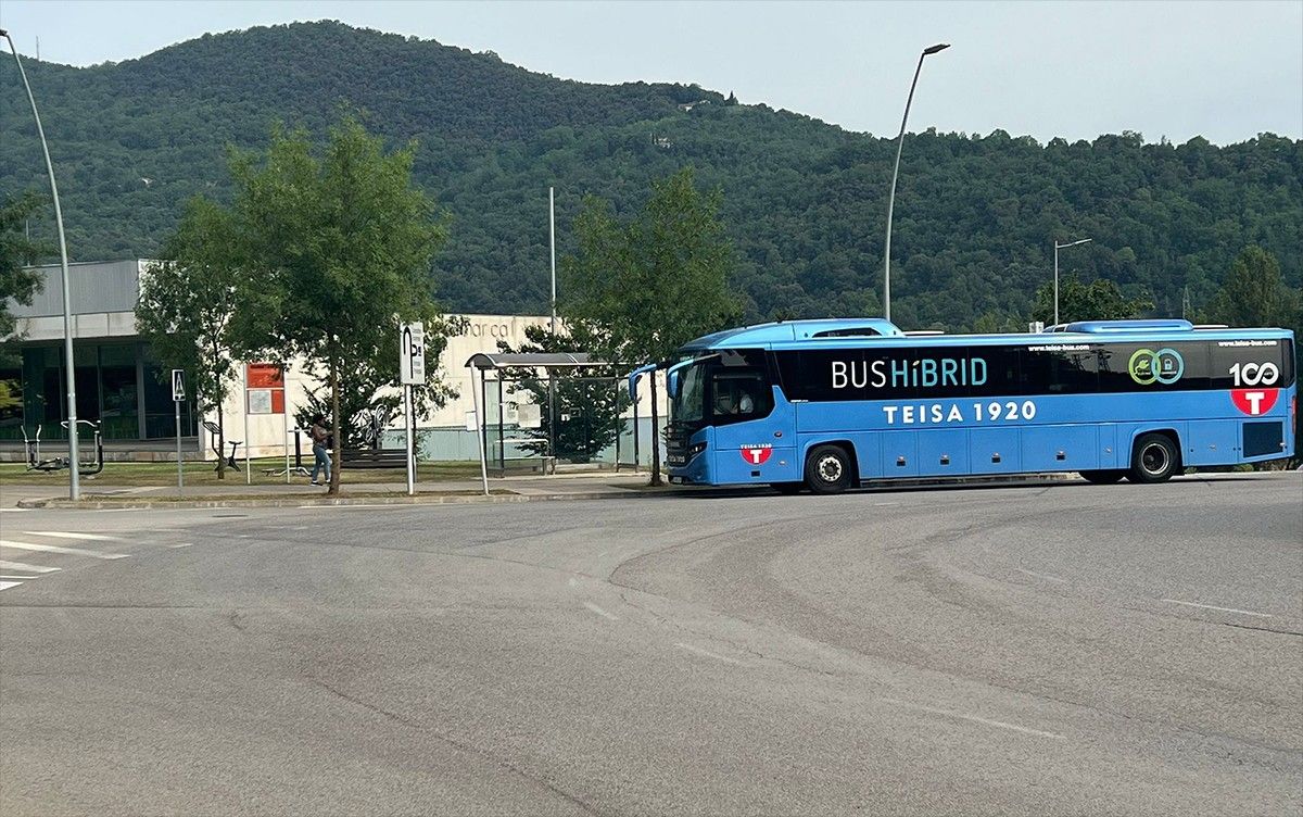 El Bus Transversal fent parada a l'Hospital d'Olot