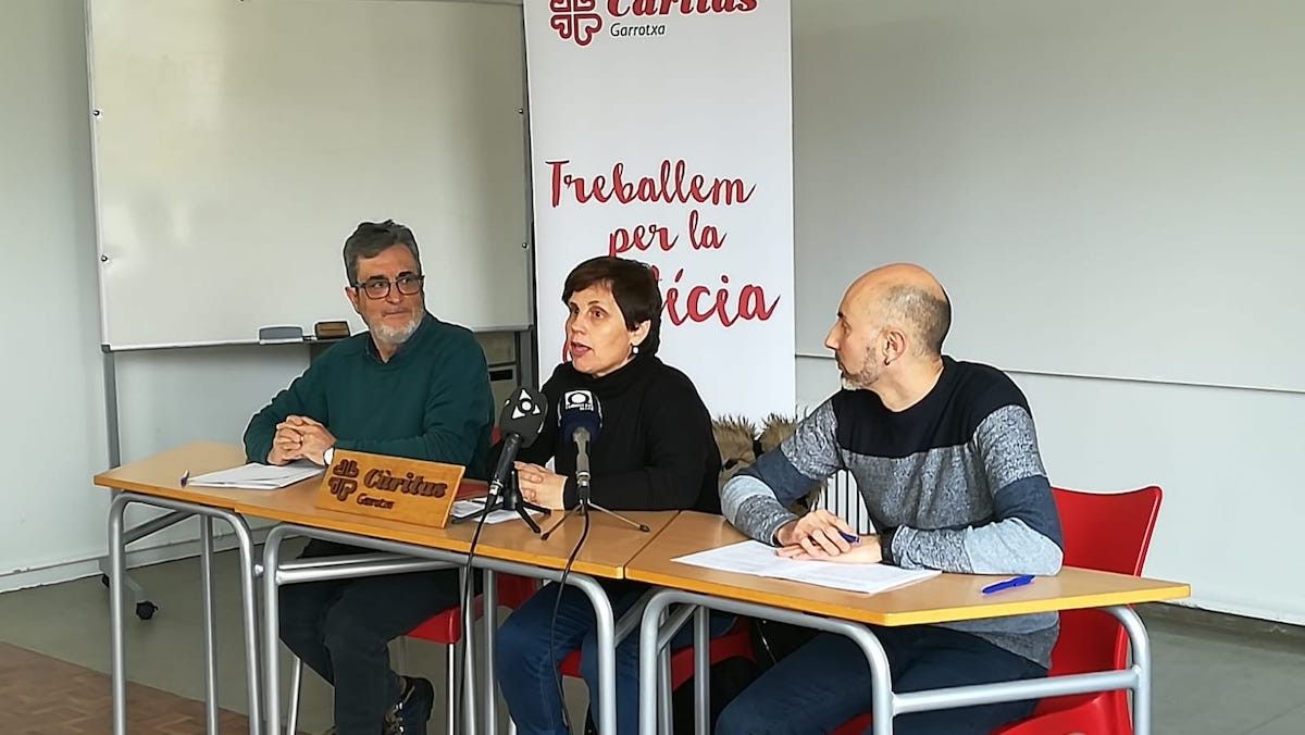 Carles Oller, Anna Güell i Josep Lorca durant la presentació dels projectes.