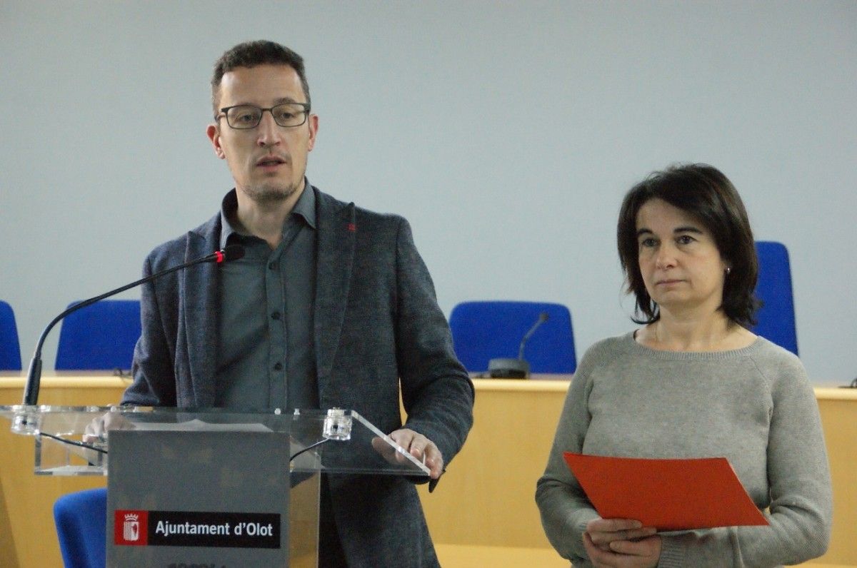 El regidor de Promoció Econòmica, Estanis Vayreda, i la responsable de l’Àrea d’Ocupació, Lídia Fernández, han presentat les actuacions per a la millora de l’ocupació.