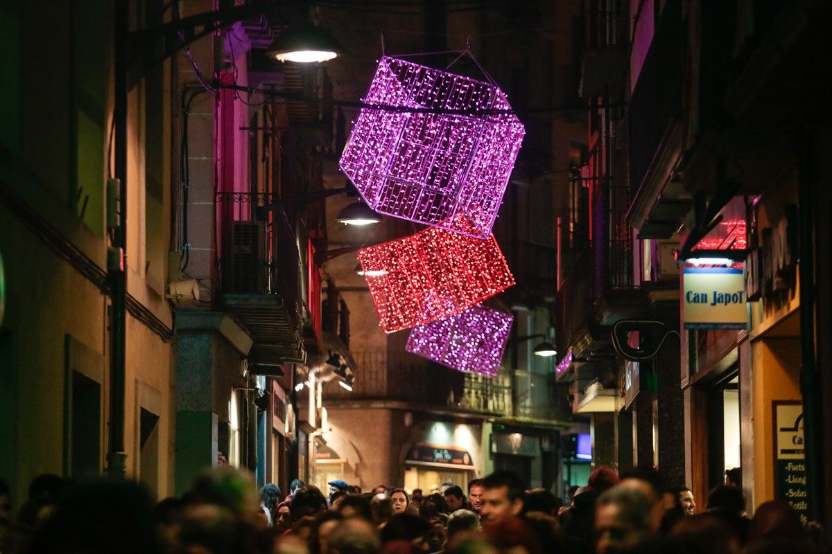 El carrer Major d'Olot durant la campanya de Nadal 