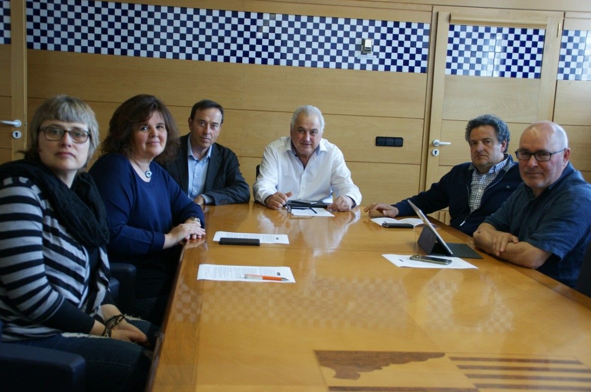 La Junta de Portaveus en ple aquest matí. D'esquerra a dreta: Mireia Tresserras (CUP), Anna Barnadas (ERC), Pep Berga (PDECat), Josep M. Corominas (batlle), Josep Guix (PSC) i Xavier Garcia (OEC).