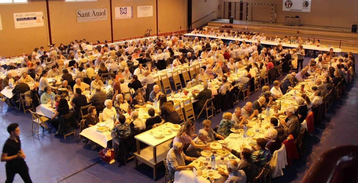El dinar amb la gent gran es farà al Pavelló, com cada any.