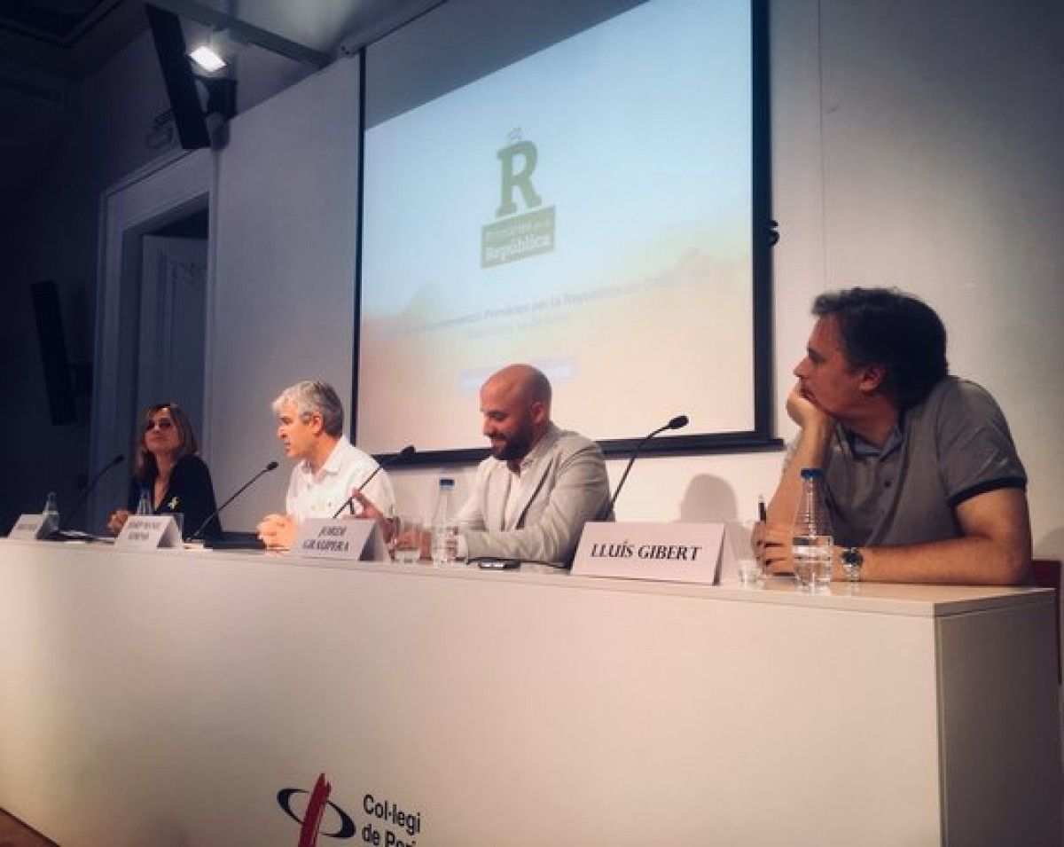 Josep Manel Ximenis, Jordi Graupera, Lluís Gibert i Mercè Feliu en la presentació de Primàries per la República