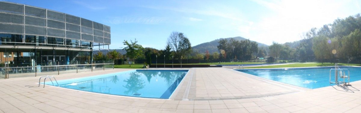 La piscina municipal d'Olot romandrà oberta fins al 2 de setembre.