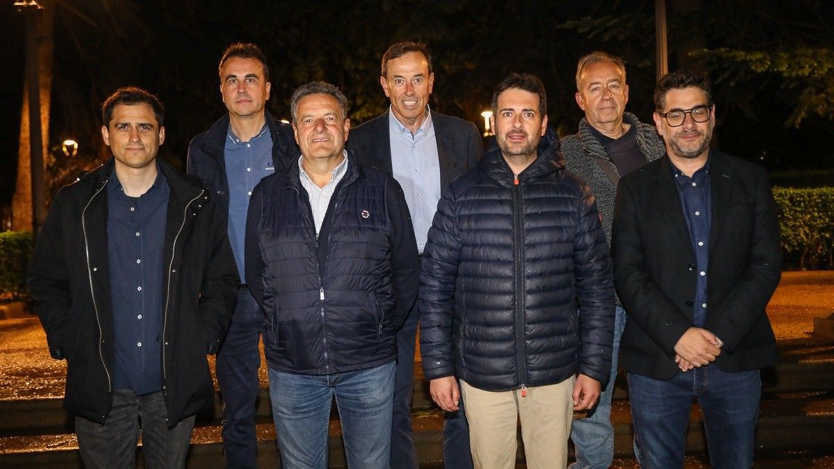 Set dels vuit candidats que es presenten a les eleccions municipals a Olot