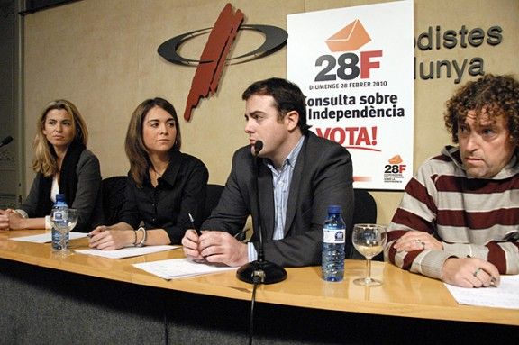 Els representants de la Coordinadora Nacional de la Consulta sobre la Independencia, Anna Arqué, Eulàlia Company, Uriel Bertran i Joan Gibert
