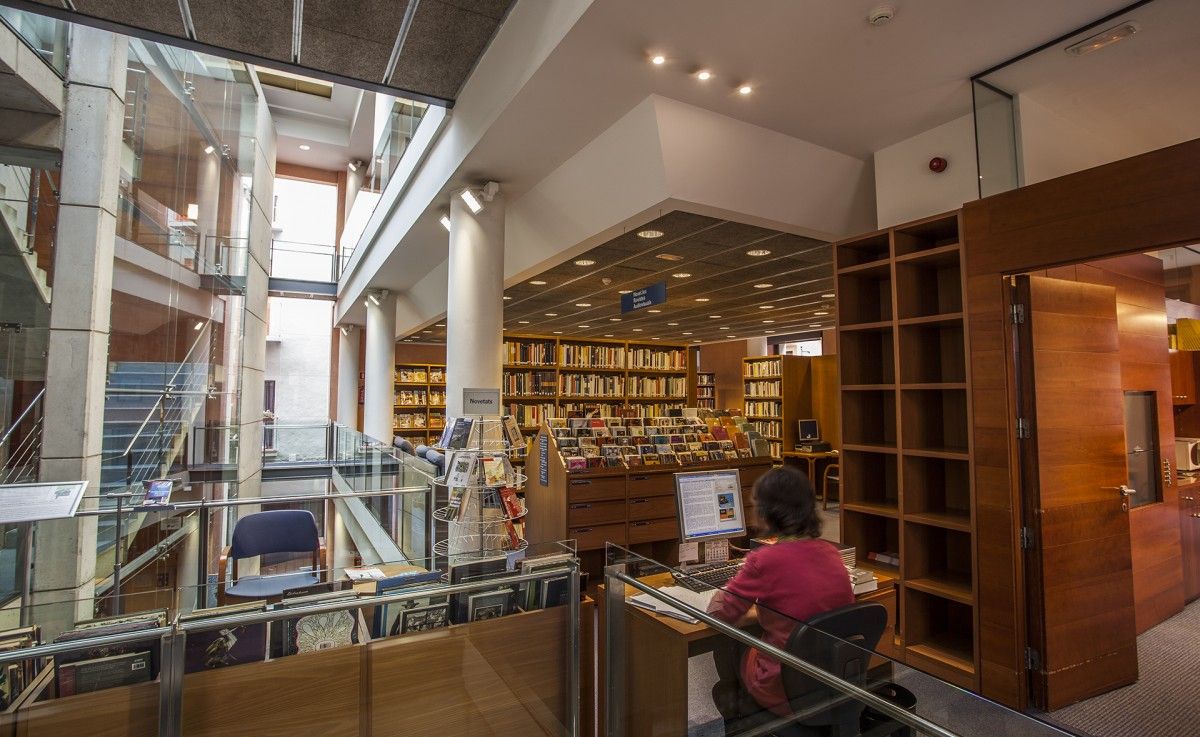 La Biblioteca Marià Vayreda ja està operativa gairebé al cent per cent.