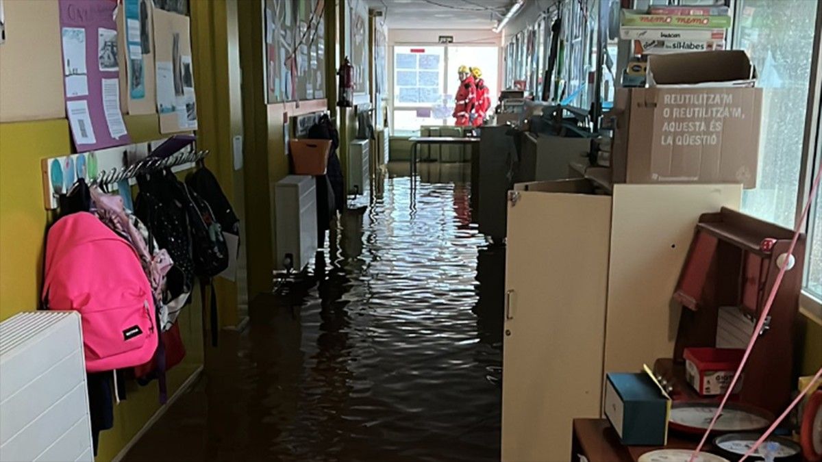 L'escola inundada. 