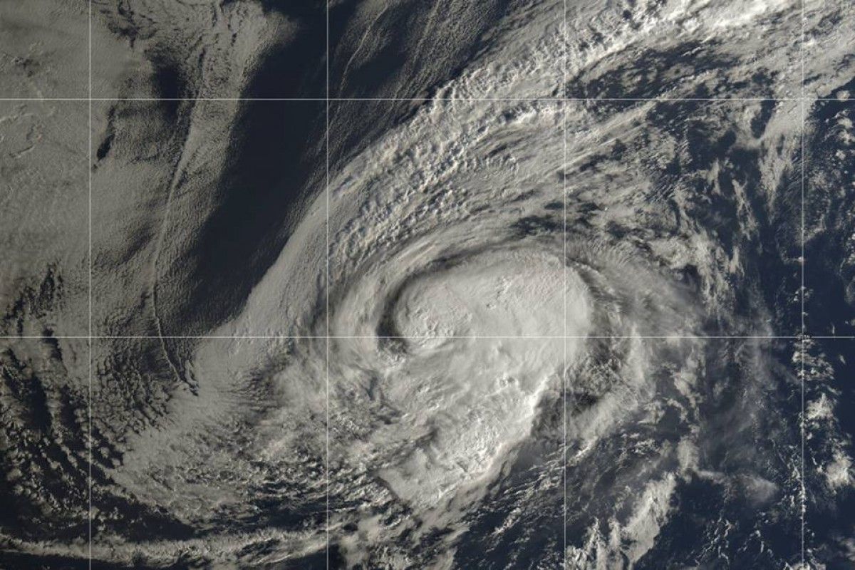 L'huracà Leslie està al sud de Madeira.