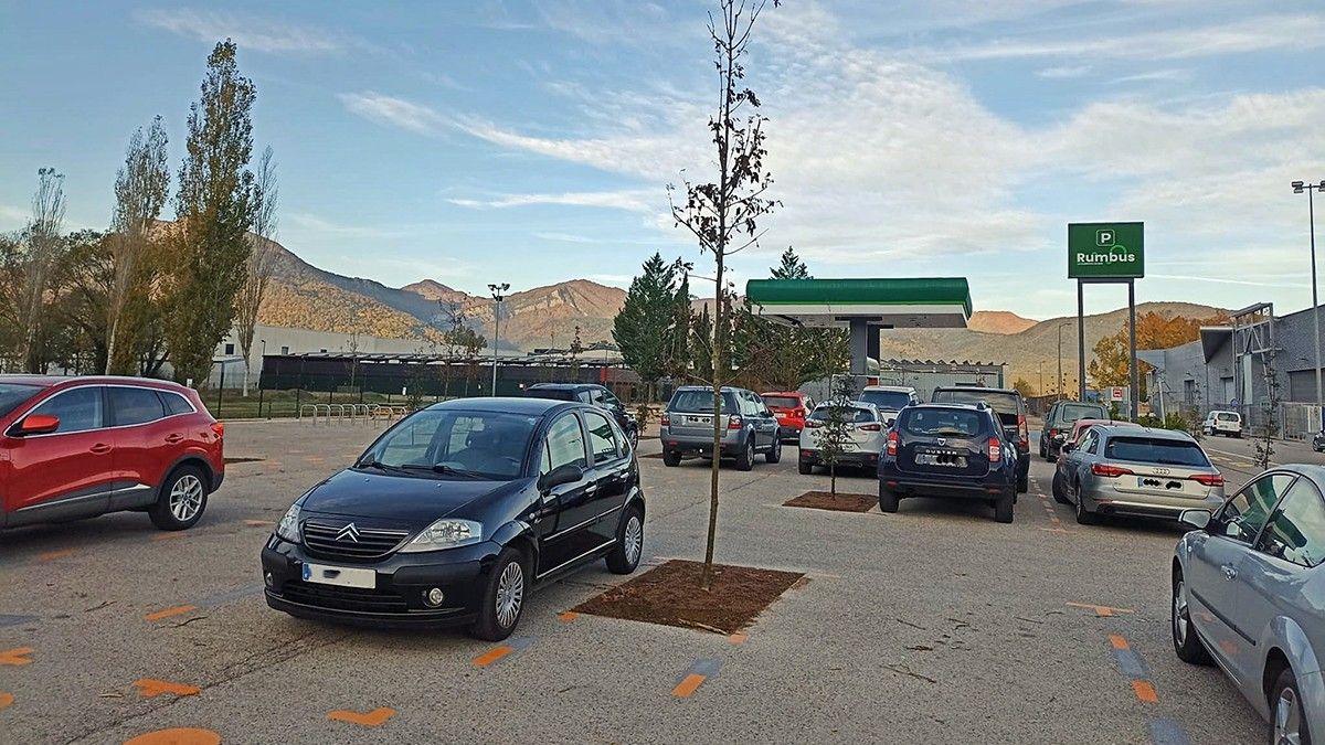 L'àrea comptarà amb setanta places d'aparcament per a vehicles