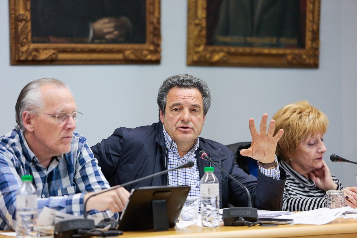 Josep Guix va justificar el vot contrari a les mocions antimonàrquiques durant el ple d'aquest dilluns.