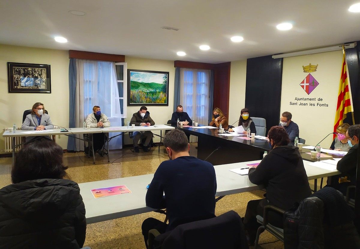 La sessió plenària extraordinària d'aquest 1r de febrer a Sant Joan les Fonts.