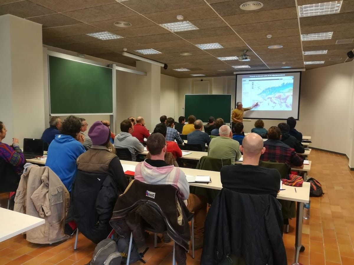 Una aula de Can Monsà, on es fan els cursos de català a Olot