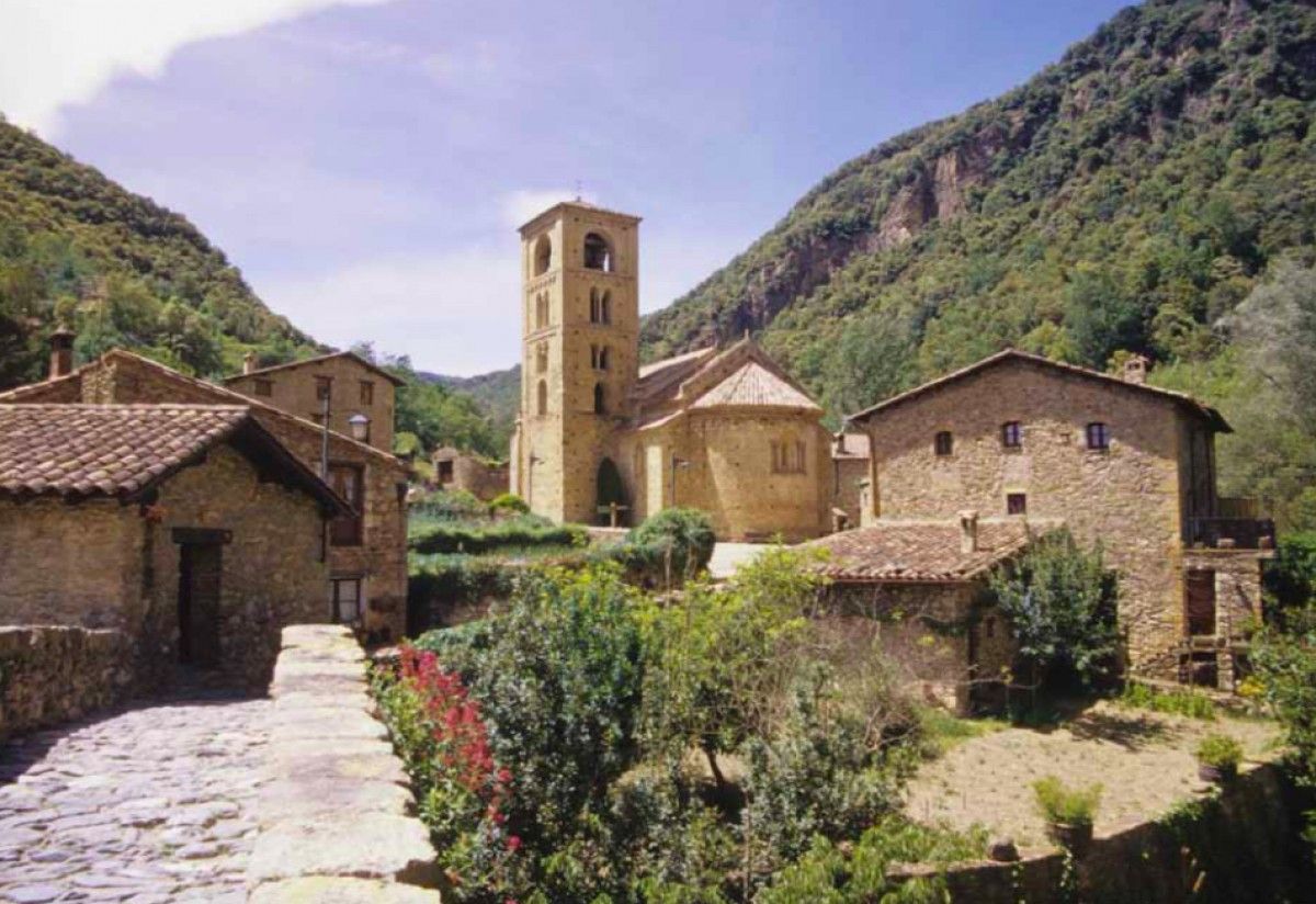 L'esgléia romànica de Sant Cristòfol de Beget.